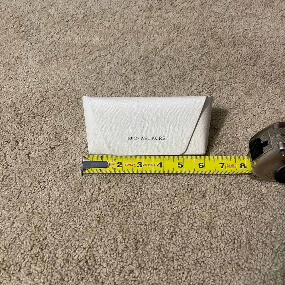 Michael Kors White Sunglass Hard Case – Preowned